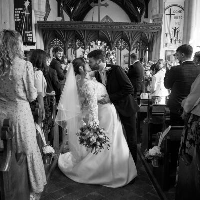 My approach to capturing winter wedding as a wedding photographer