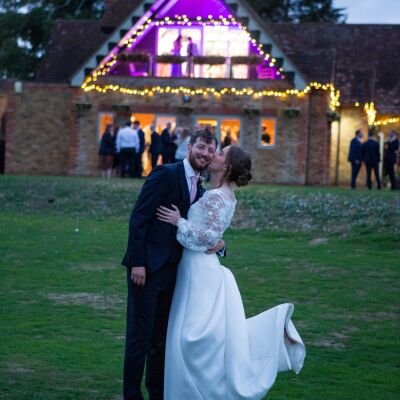 My approach to capturing winter wedding as a wedding photographer